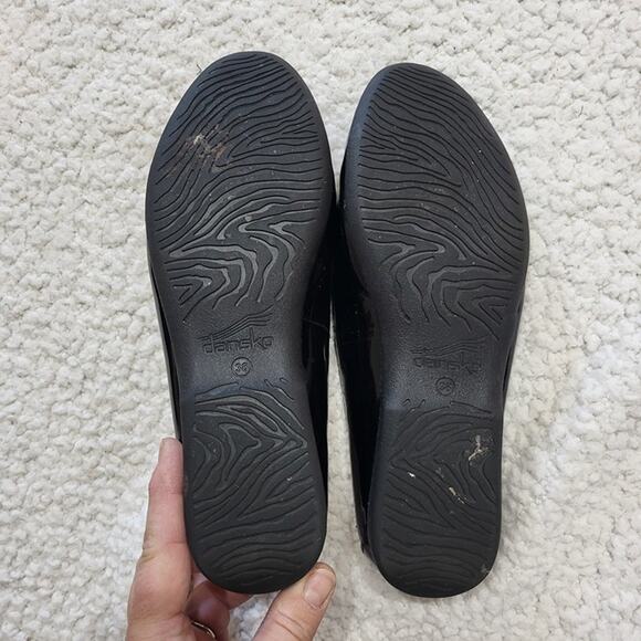 Dansko "Lexie" patent leather clogs slip on shoes size 38 - Picture 6 of 7